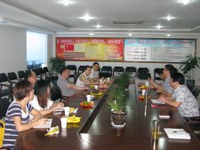 2013年7月24日，绍兴县委组织部副部长、县委企业